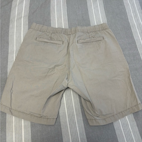 Calvin Klein Shorts Medium - Picture 2 of 3
